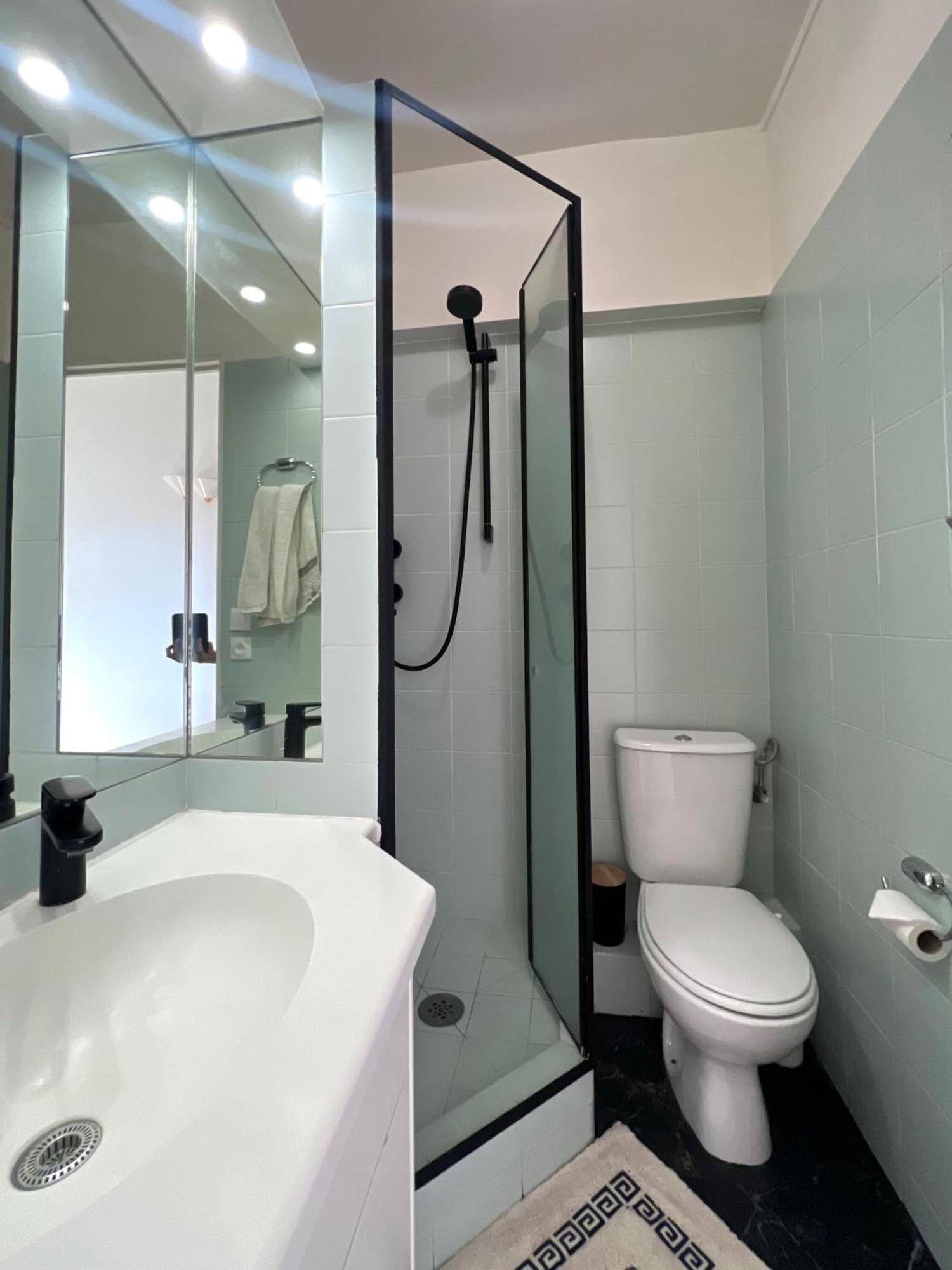 Eiffel Tower Apartment